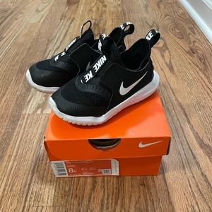Toddler sneakers size 8 - Nike